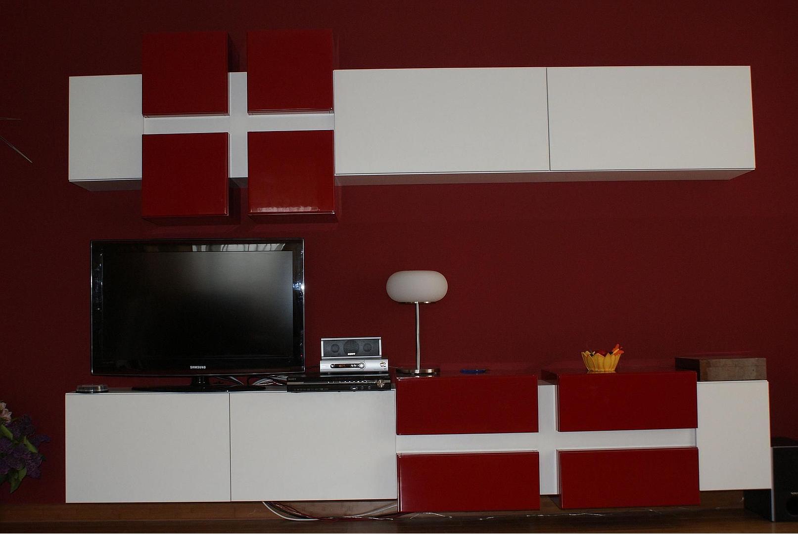 Living Red&White